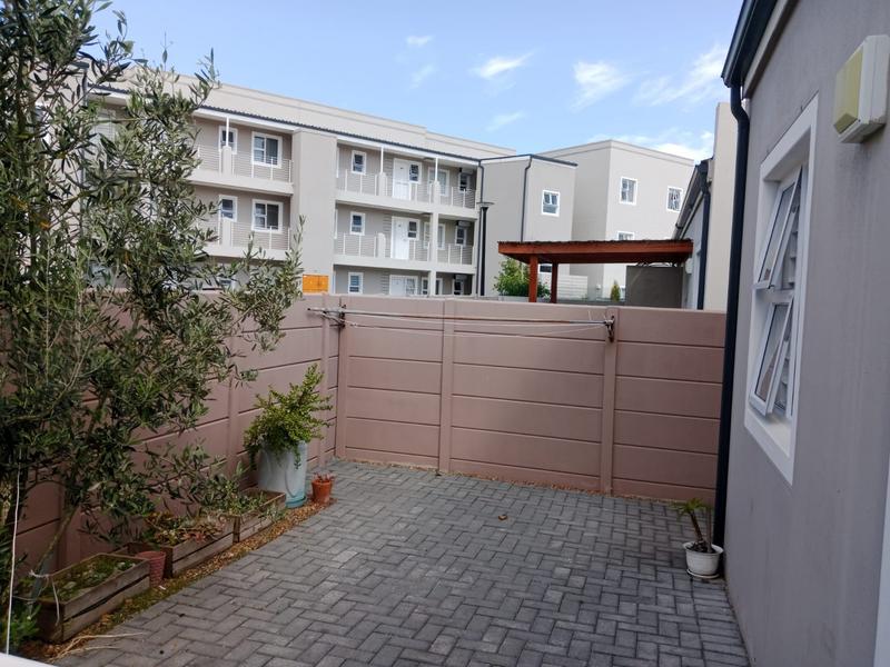 2 Bedroom Property for Sale in Heathfield Western Cape